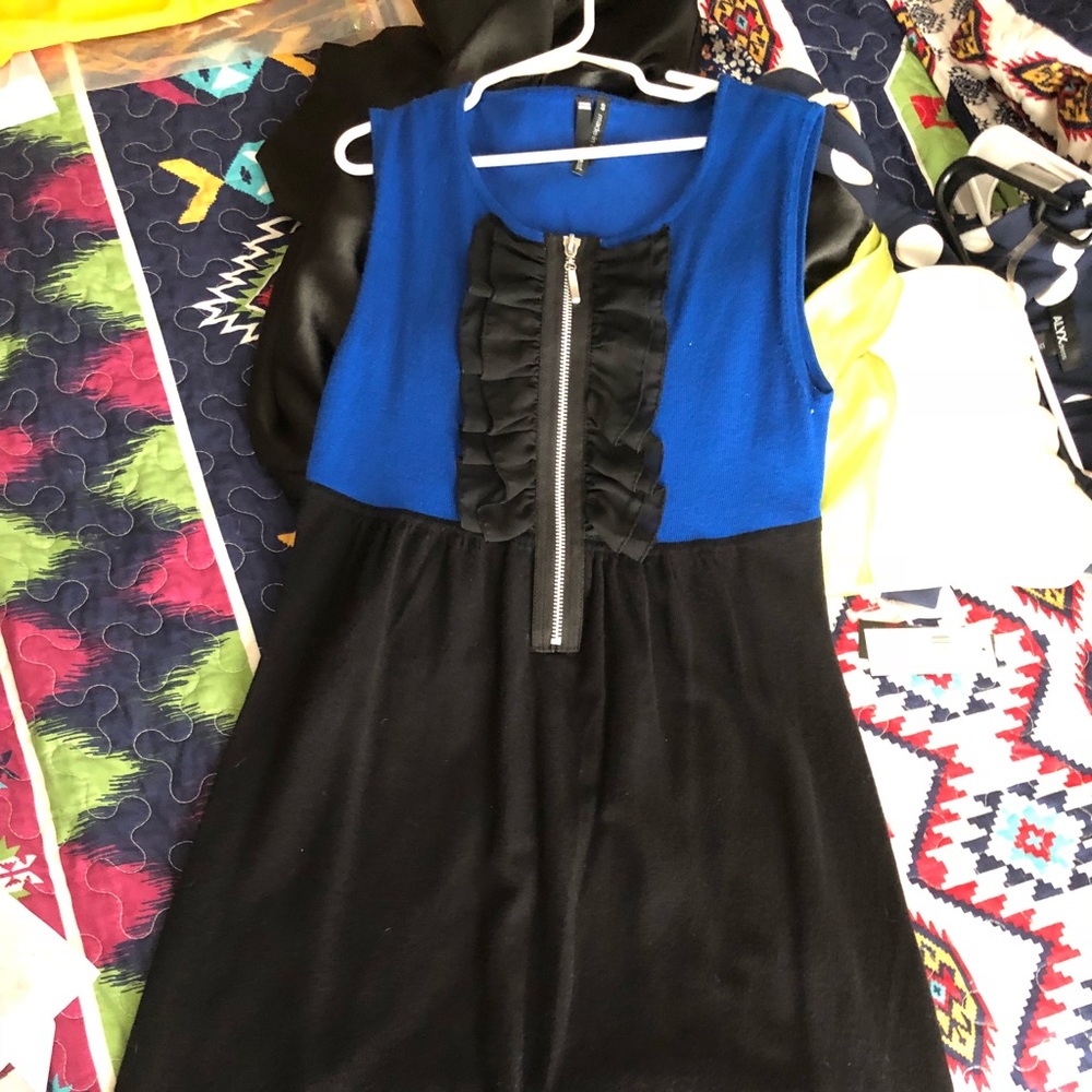TakeOut Dress Sz Small